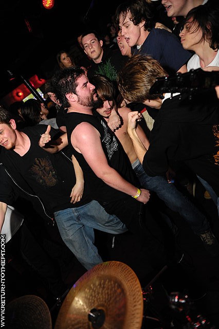 [all shall perish on Nov 30, 2008 at Club Hell (Providence, RI)]