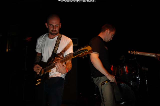 [burnt by the sun on Aug 17, 2003 at the Met Cafe (Providence, RI)]