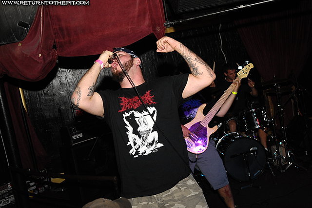 [dysentery on Sep 2, 2008 at Club Hell (Providence, RI)]
