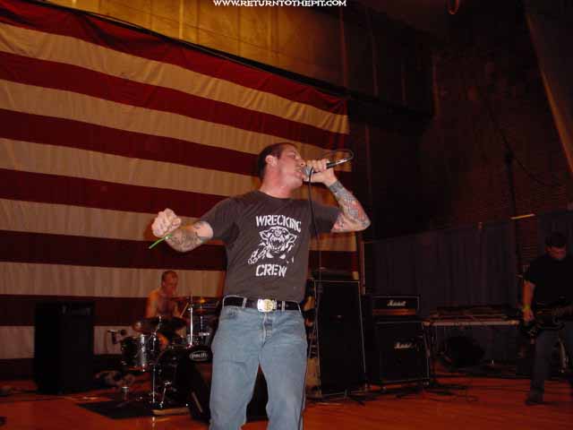 [fit for abuse on Oct 26, 2002 at Back to School Jam (Framingham, Ma)]