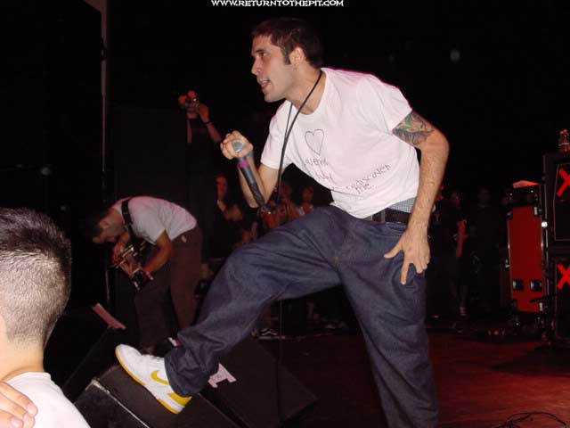 [glassjaw on Sep 15, 2002 at Skatefest First Stage The Palladium (Worcester, MA)]