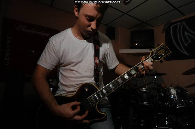 [inflicted on Mar 11, 2005 at Dee Dee's Lounge (Quincy, Ma)]
