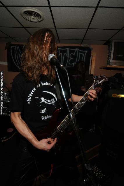[inflicted on Mar 11, 2005 at Dee Dee's Lounge (Quincy, Ma)]