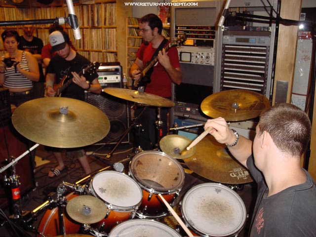 [invocation of nehek on Aug 6, 2002 at Live in the WUNH studios (Durham, NH)]