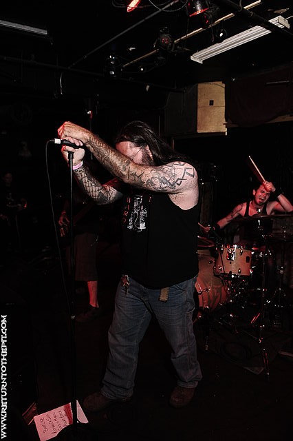 [nightbitch on Jun 25, 2010 at Club Hell (Providence, RI)]