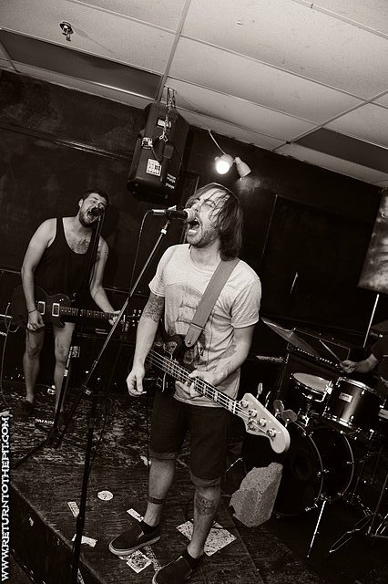 [the marine electric on Aug 14, 2012 at Anchors Up (Haverhill, MA)]