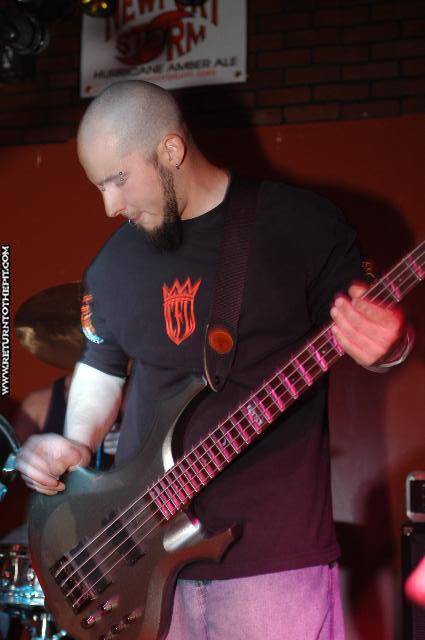 [transfix on Apr 16, 2004 at New Wave Cafe (New Bedford, MA)]