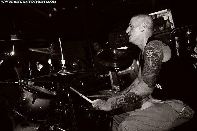 [wisdom in chains on May 16, 2008 at Club Hell (Providence, RI)]